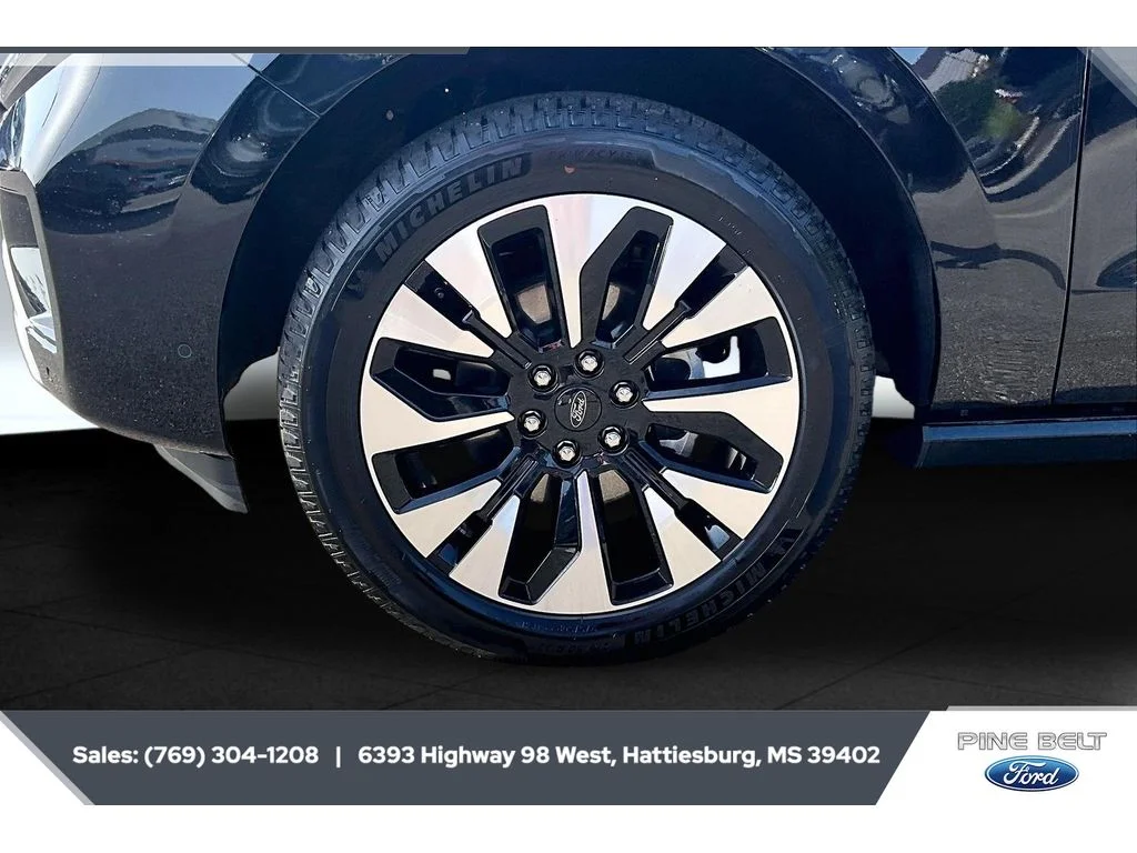 Used 2025 Agate Black Metallic Ford Platinum image 7