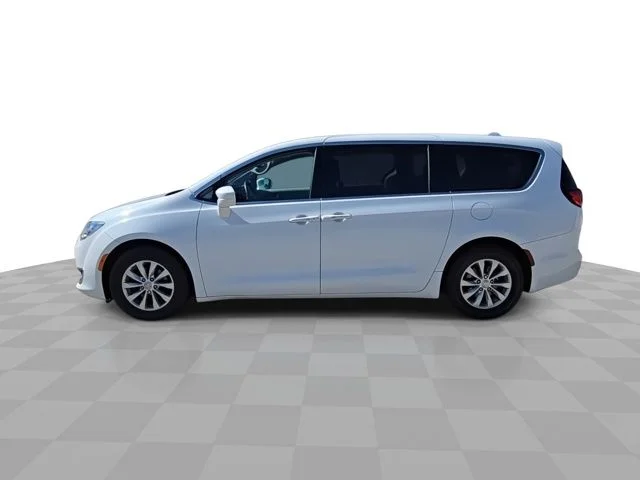 Certified Used 2018 White Chrysler Touring Plus image 5