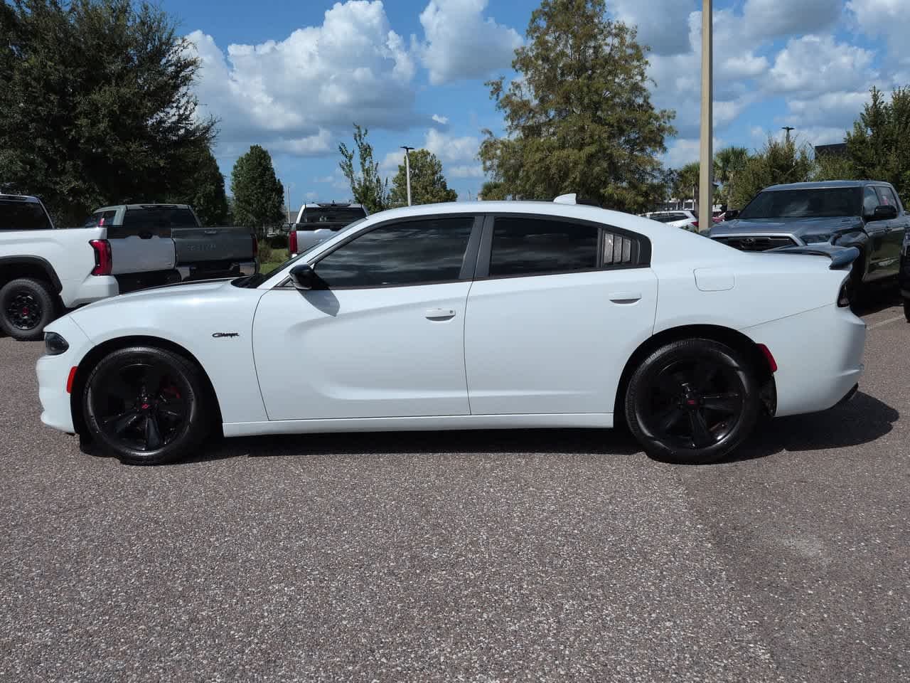 Used 2016 Bright White Clearcoat Dodge SXT image 3