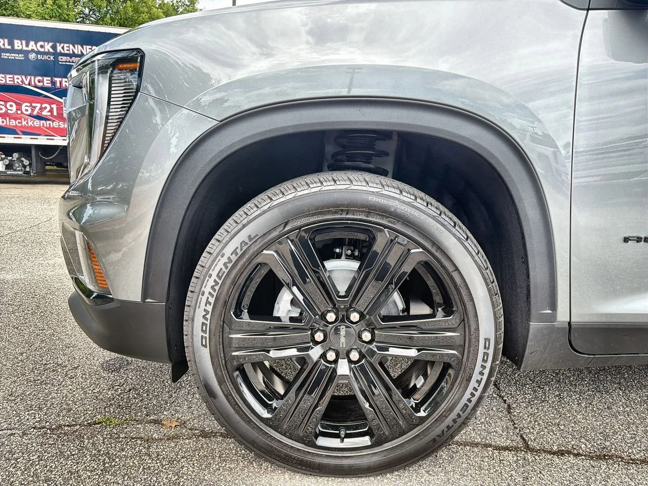 New 2026 Sterling Metallic GMC Elevation image 28