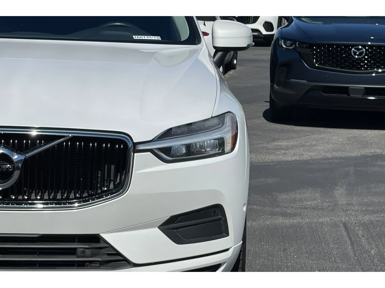 Used 2018 Ice White Volvo Momentum image 51