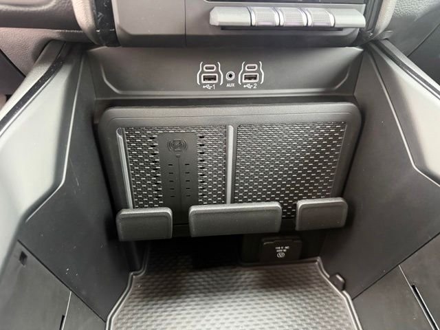 New 2026 Hydro Blue Pearl-Coat Exterior Paint RAM Laramie image 19