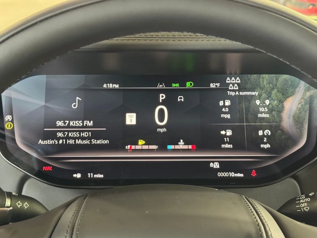 New 2026 Carpathian Grey Land Rover SE image 19