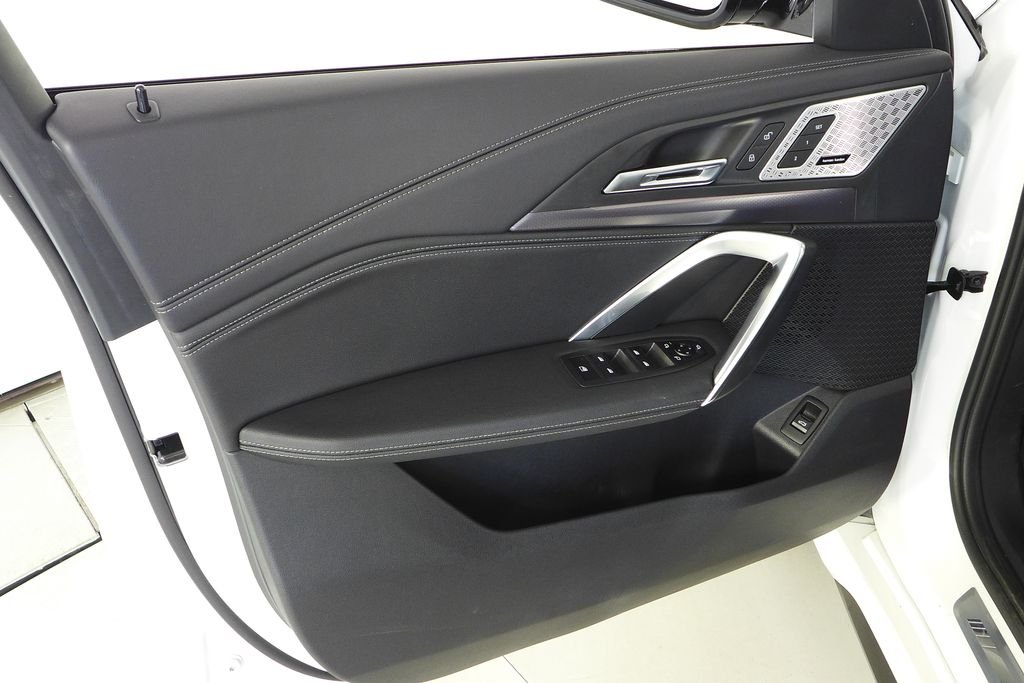 Used 2023 Alpine White BMW xDrive28i image 11