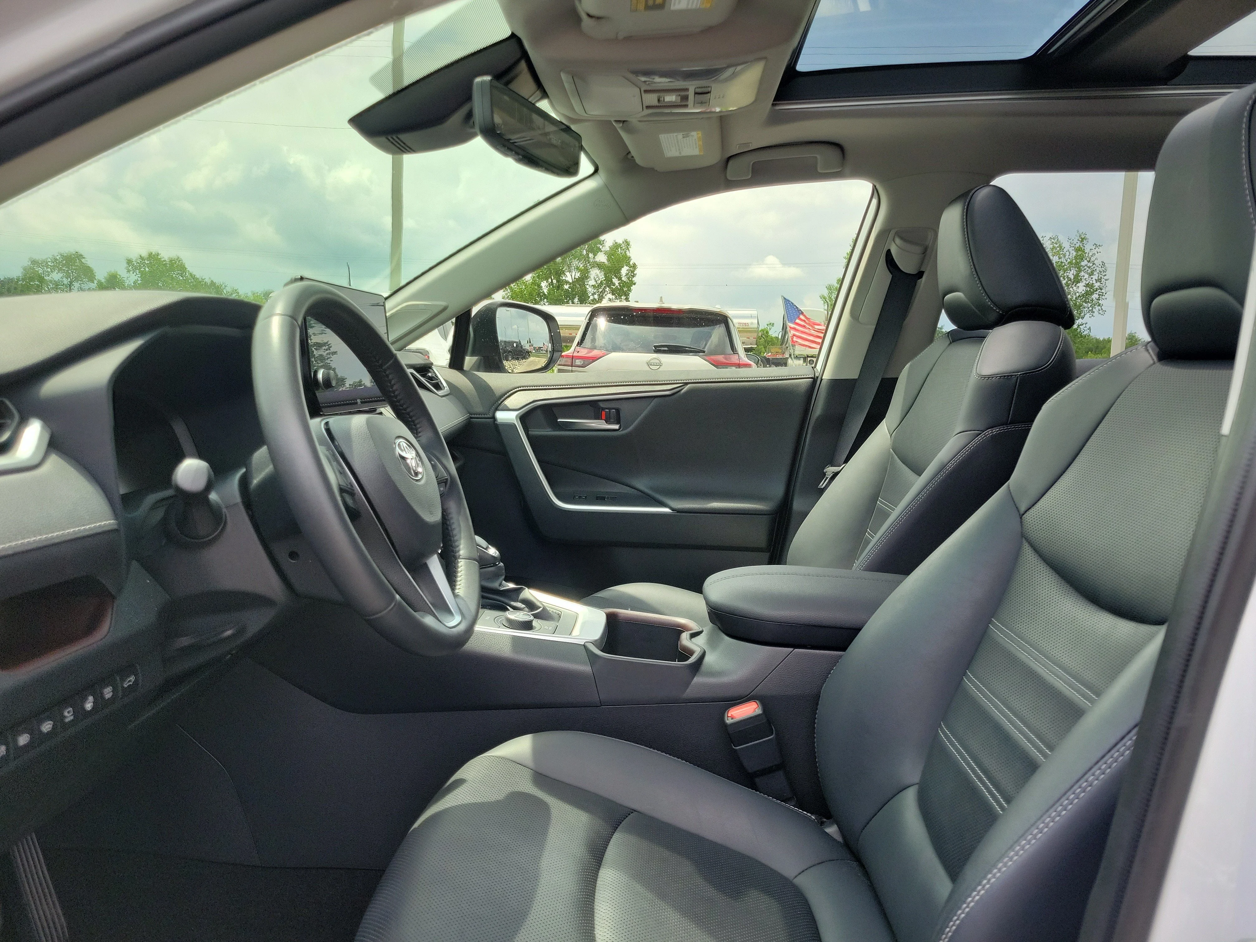 Certified Used 2024 Wind Chill Pearl Toyota Limited image 15