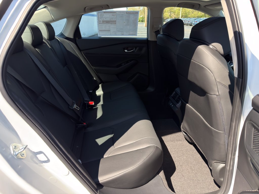 New 2026 Platinum White Pearl Honda Touring image 22