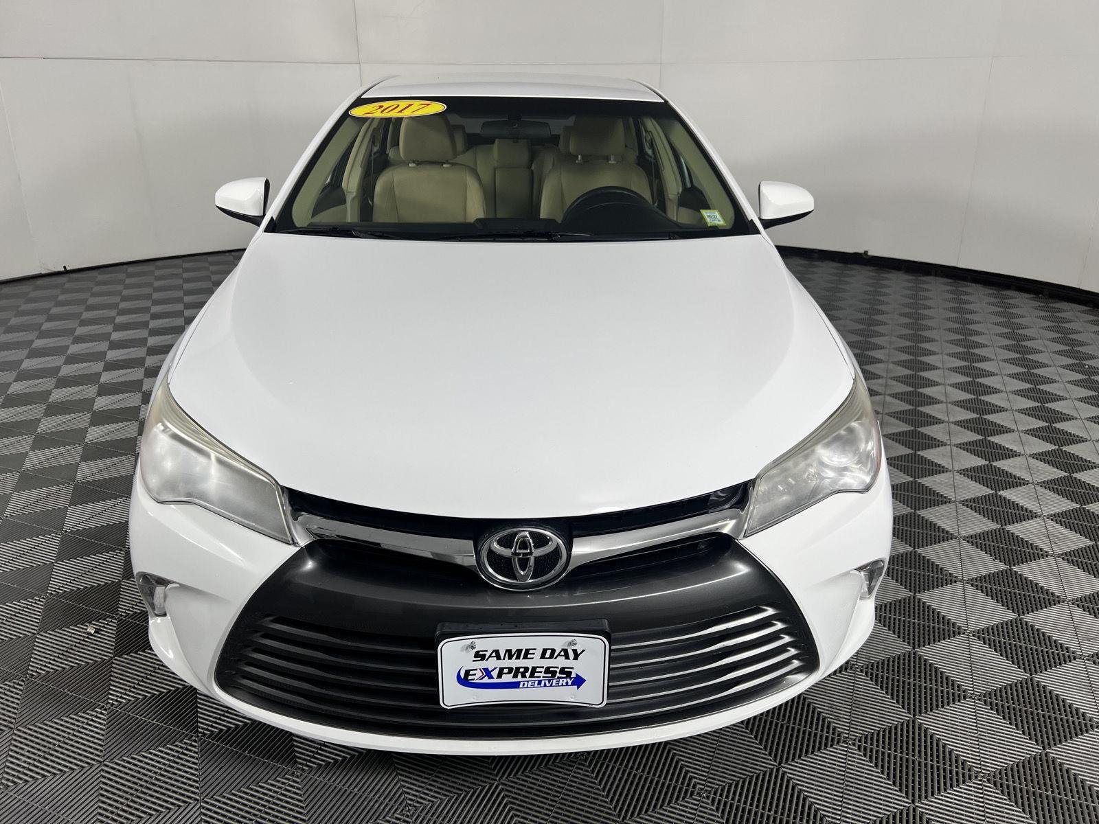 Used 2017 Super White Toyota XSE image 3