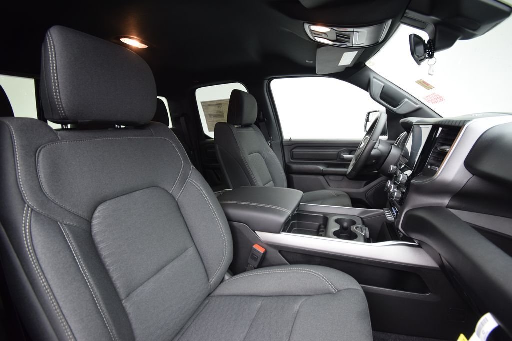 New 2026 Diamond Black Crystal Pearl-Coat Exterior Paint RAM Express image 17