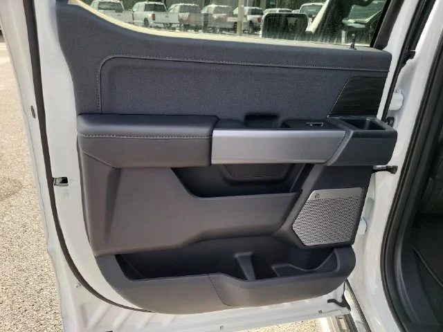 New 2026 Oxford White Ford Lariat image 11