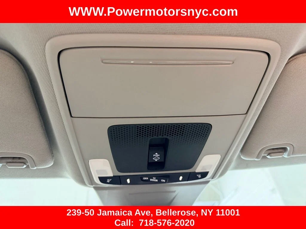 Used 2023 White Acura Base image 33