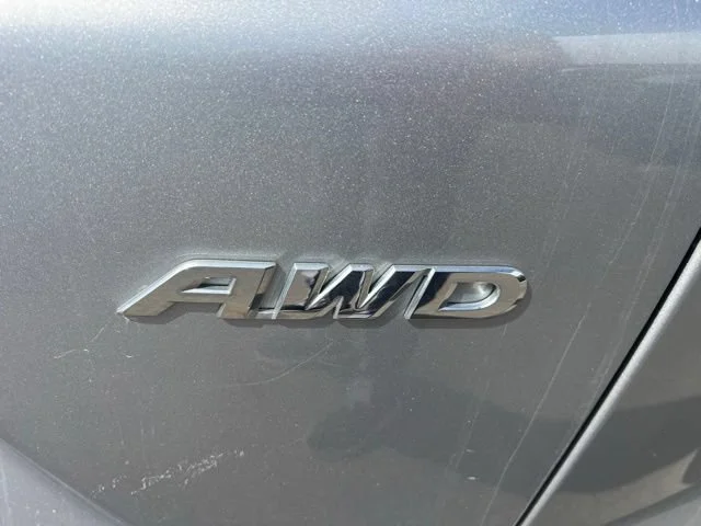 Used 2017 Lunar Silver Metallic Honda LX image 5