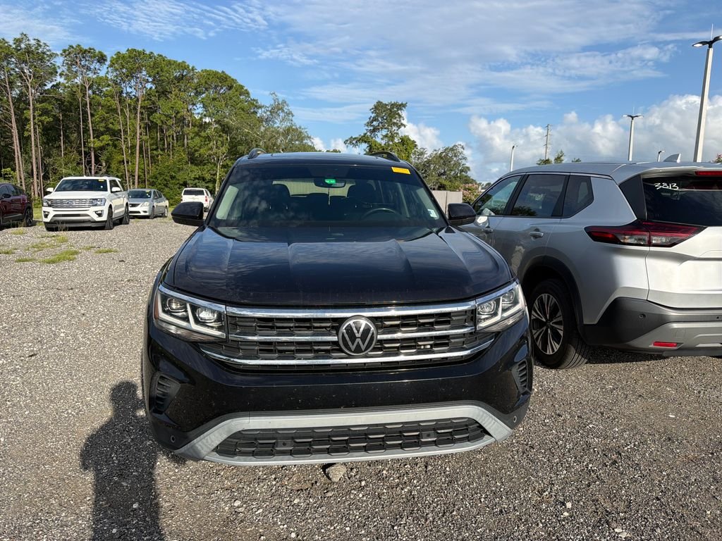 Used 2021 Deep Black Pearl Volkswagen 2.0T SE w/Technology image 2