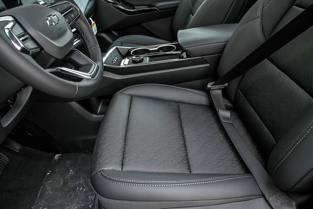 2027 Chevrolet Equinox LT - Photo 9