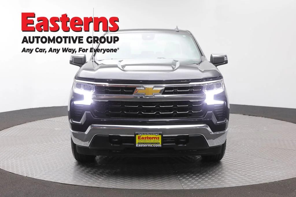 Used 2022 Gray Chevrolet LT image 2