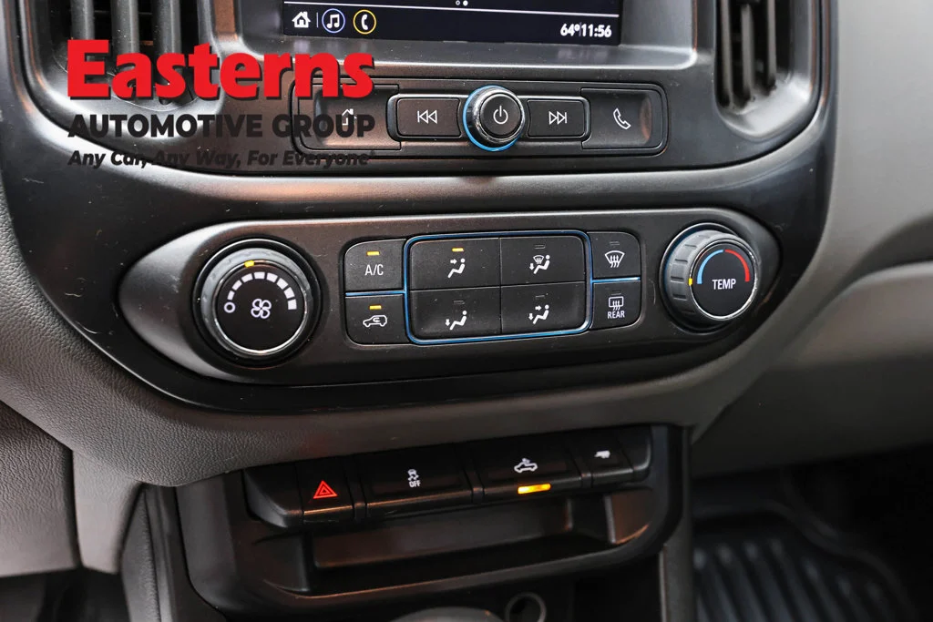 Used 2022 White GMC Elevation Standard image 19