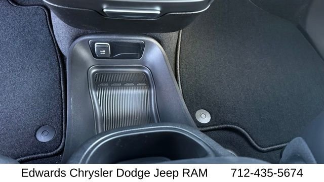 2026 Chrysler Pacifica Select - Photo 27