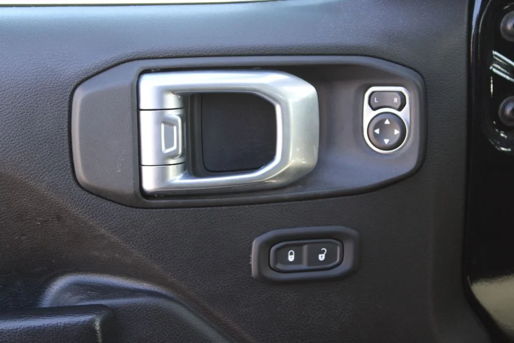 Used 2022 Black Jeep Unlimited High Tide image 27