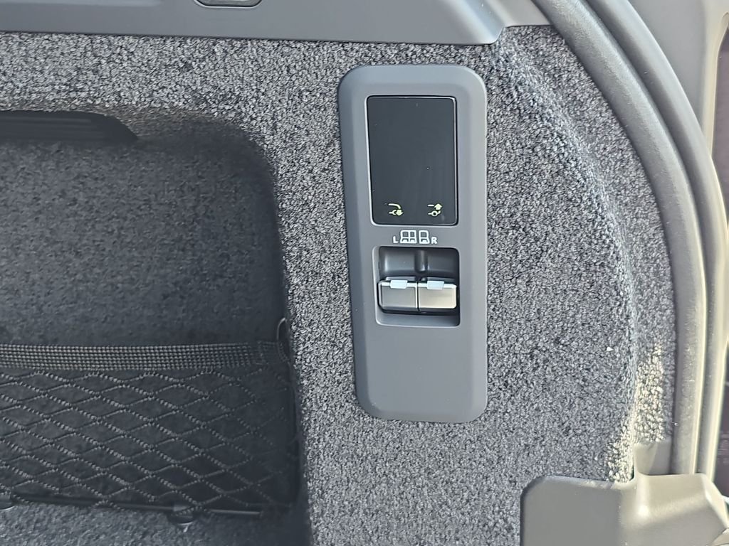 New 2026 Constellation Blue Ultra Metallic Gloss Land Rover SE image 15