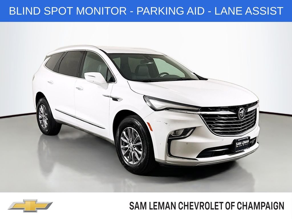 2023 Buick Enclave Essence's photo
