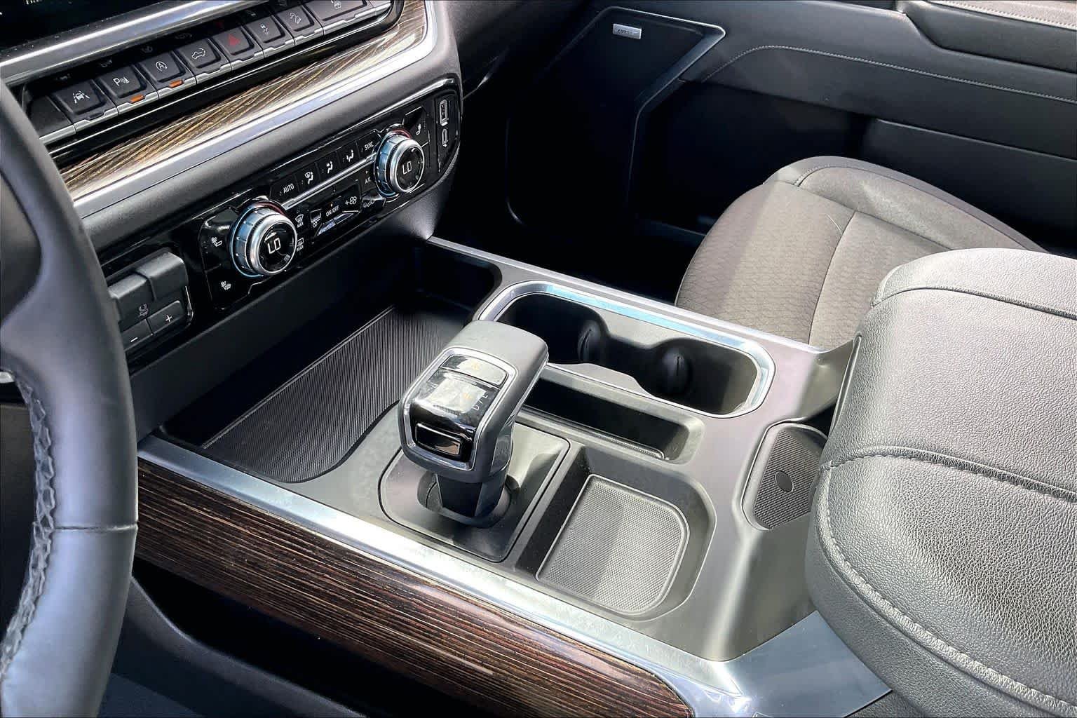 Used 2025 Downpour Metallic GMC Elevation image 16