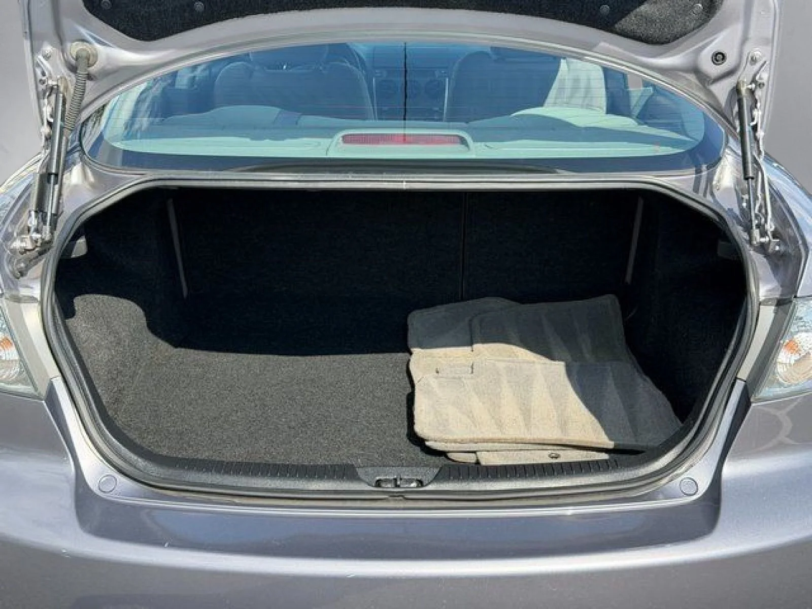 Used 2007 Gray Mazda i Sport image 24