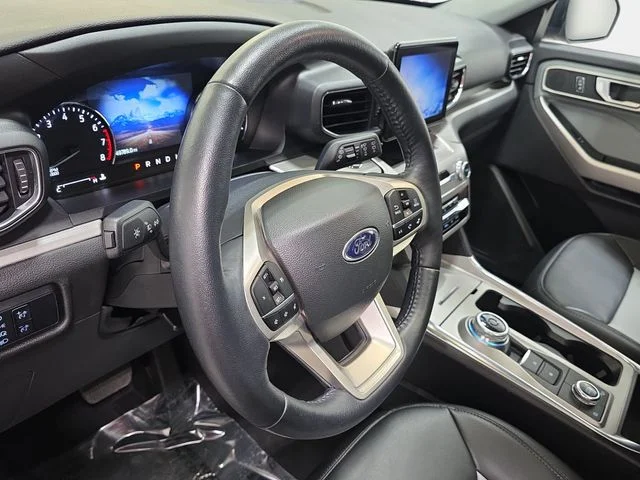 Certified Used 2023 Carbonized Gray Metallic Ford XLT image 14