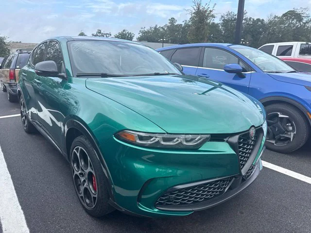 Used 2024  Alfa Romeo Veloce image 1