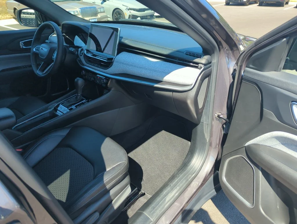 Used 2024 Gray Jeep Latitude image 34