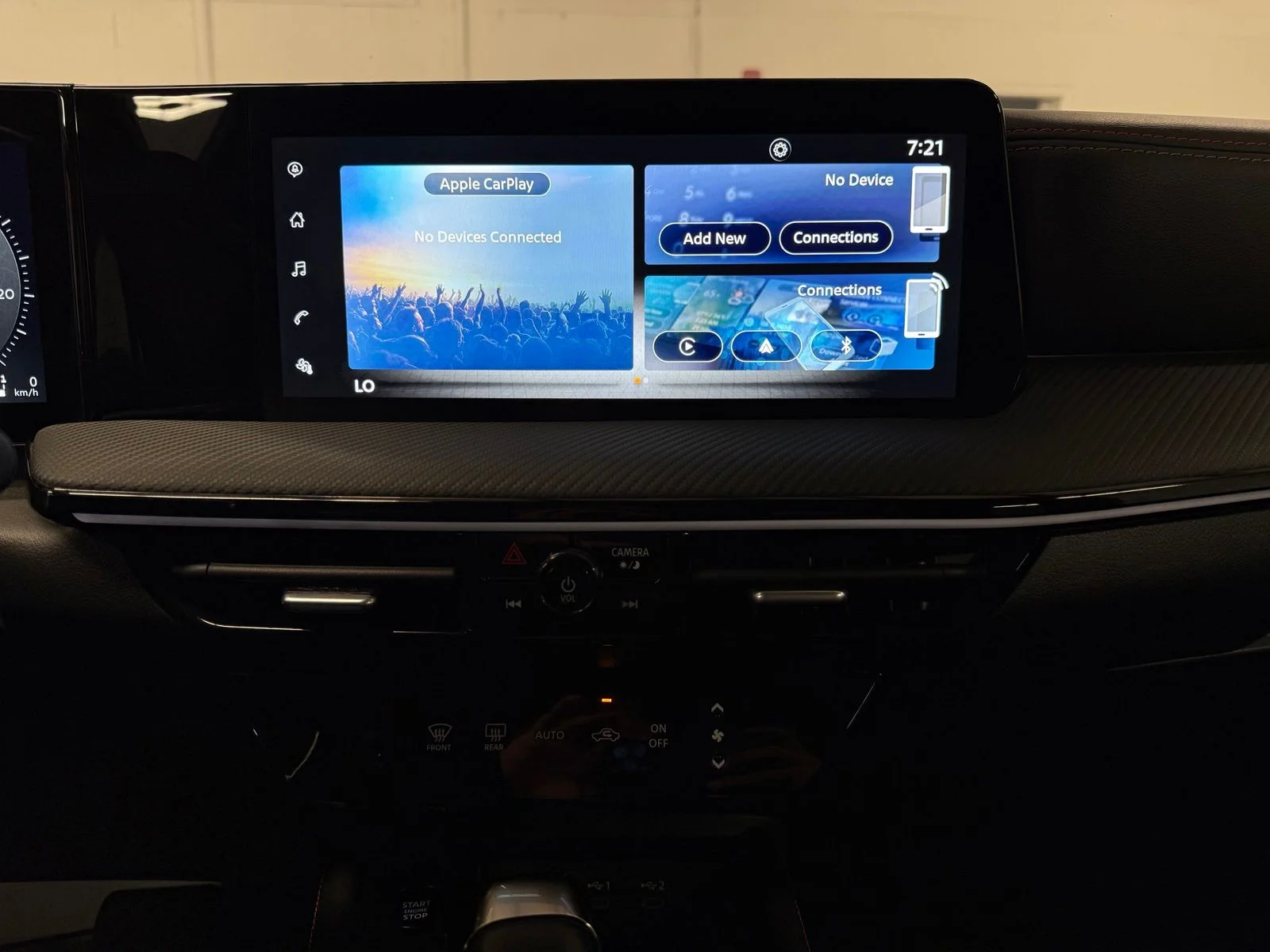 Used 2025 White Nissan SR image 10