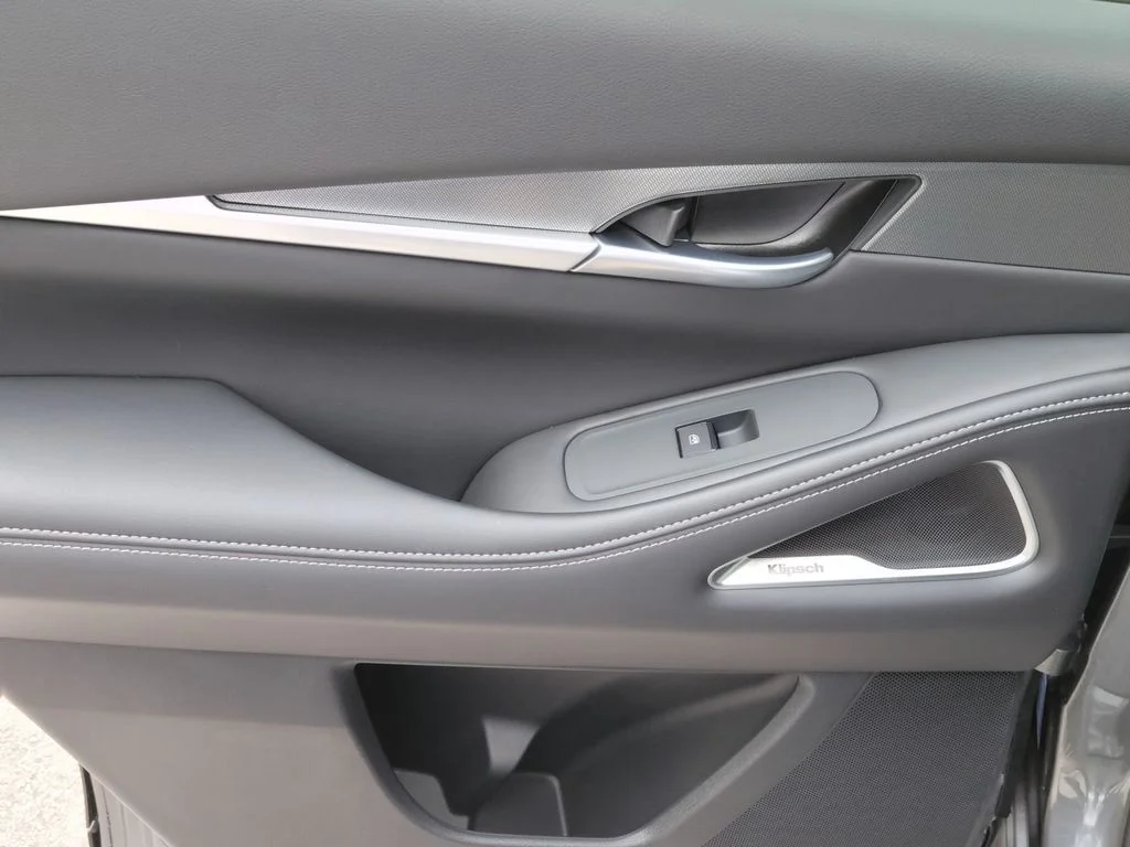 New 2027 HARBOR GRAY INFINITI Luxe FWD image 9