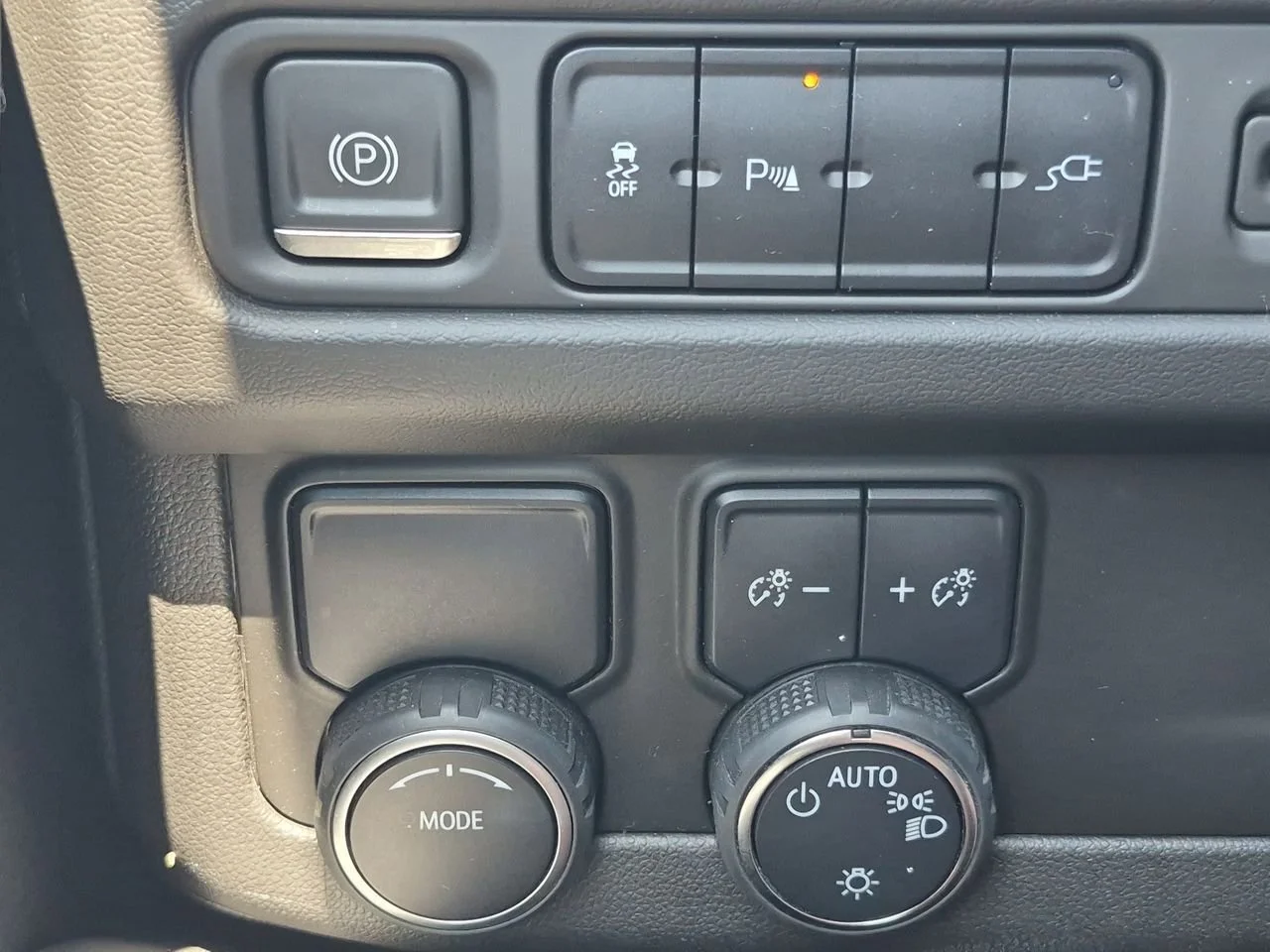 Used 2021 SHADOW GRAY METALLIC Chevrolet LT image 18