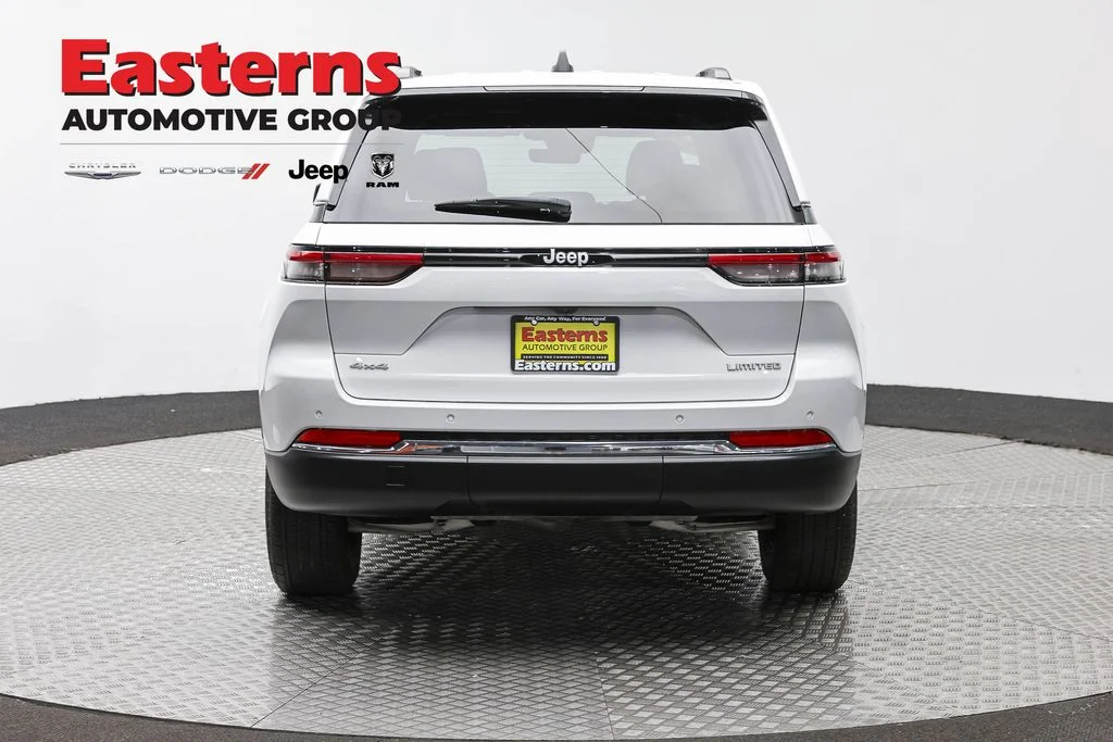 Used 2025 White Jeep Limited image 8