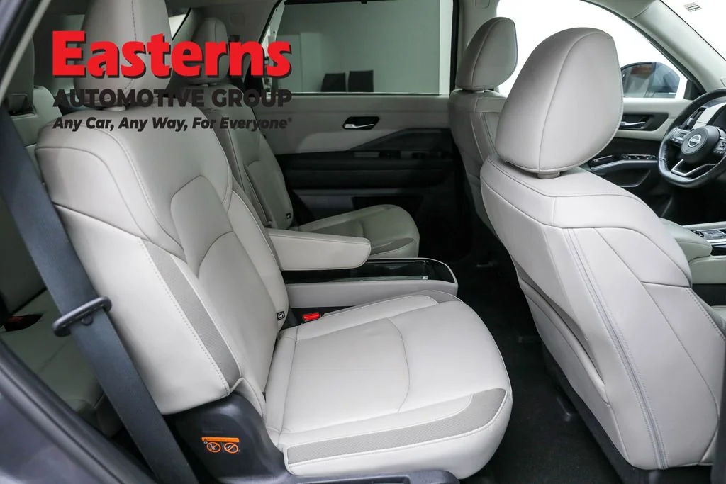 Used 2023 Gray Nissan SL image 22