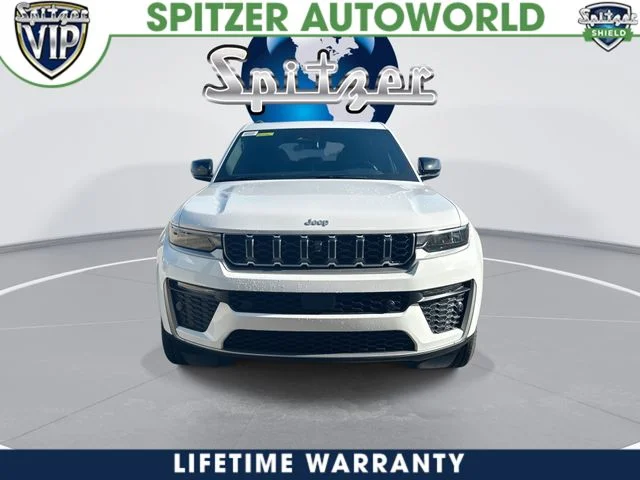 New 2026 Bright White Clear-Coat Exterior Paint Jeep Limited image 3
