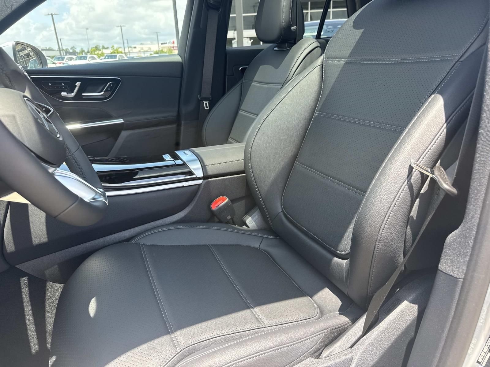 New 2026 Silver Mercedes-Benz GLC 300 image 9