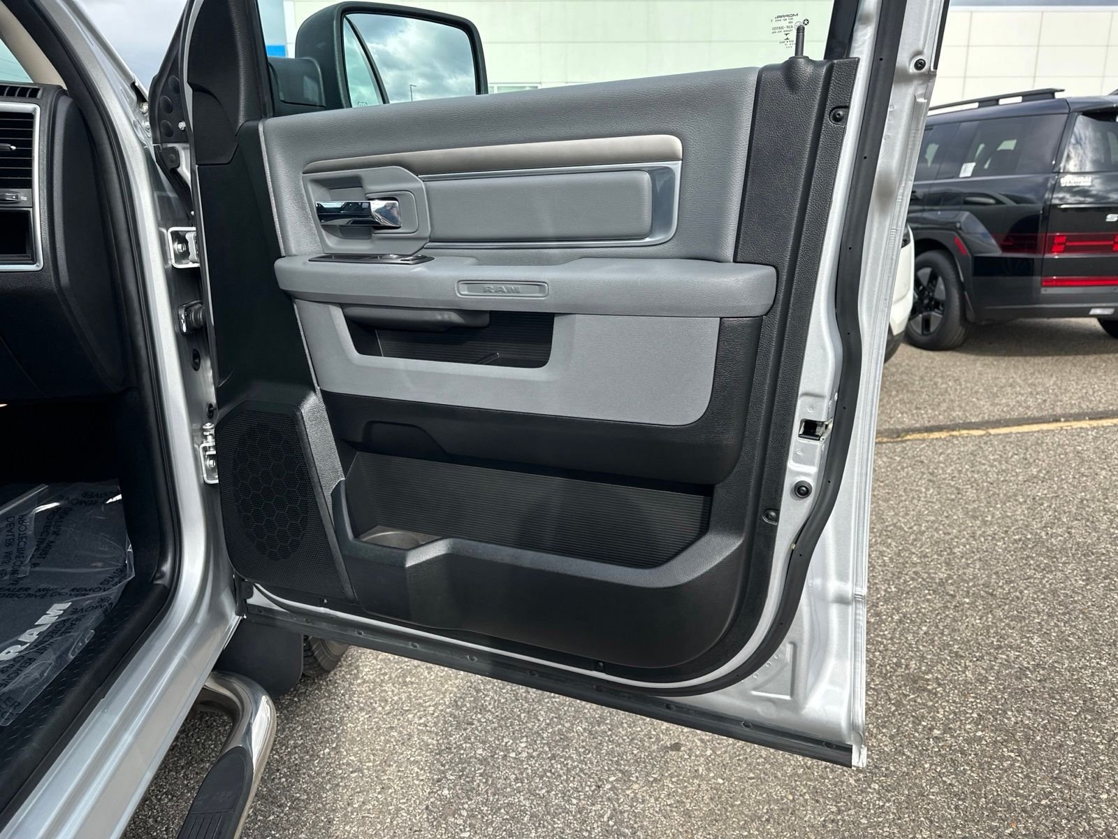 Used 2017 Silver Ram Big Horn image 44