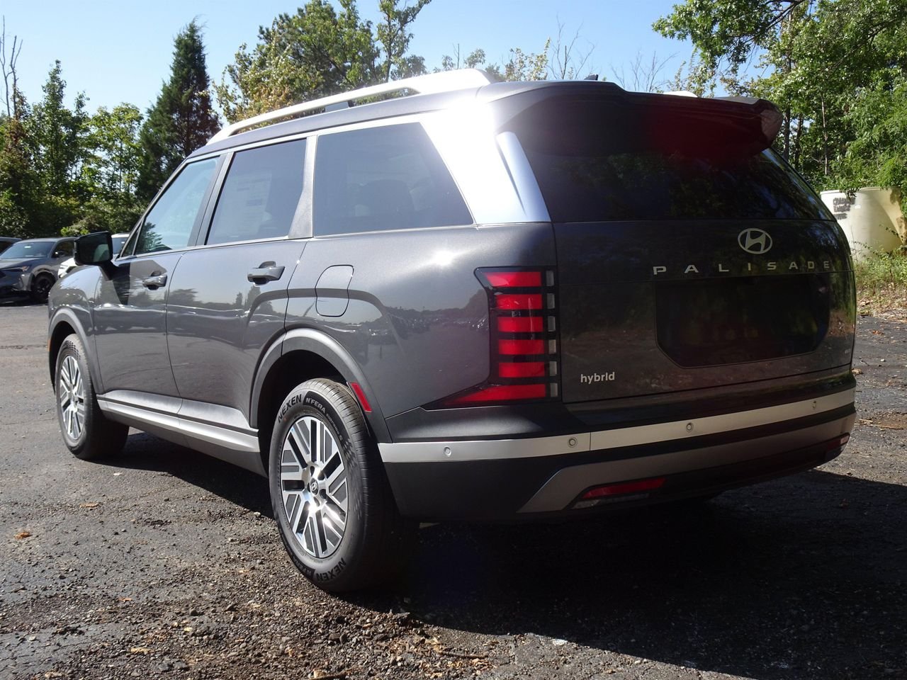 New 2027 Gray Hyundai SEL Premium 7P image 3