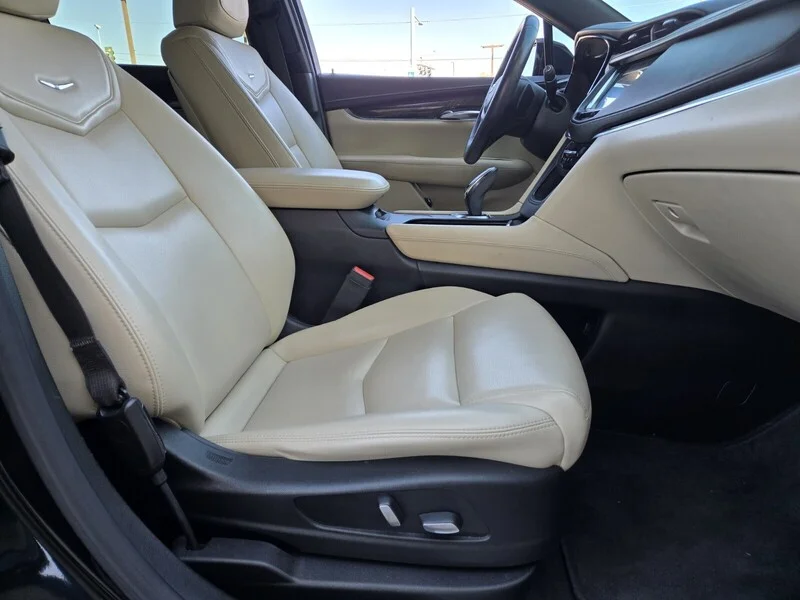 Used 2018 Stellar Black Metallic Cadillac FWD image 12