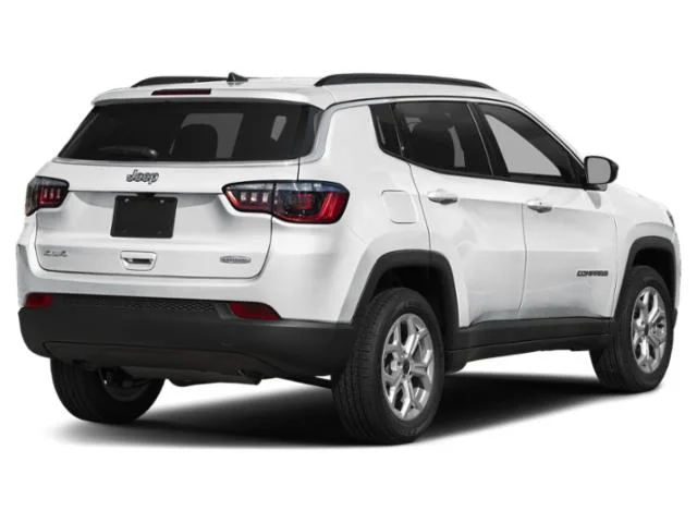 New 2026 Bright White Clearcoat Jeep Latitude image 3
