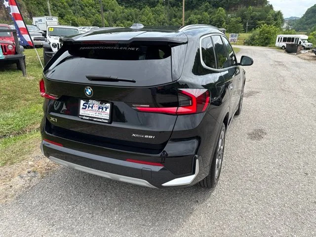 Used 2025 Black BMW xDrive28i image 3
