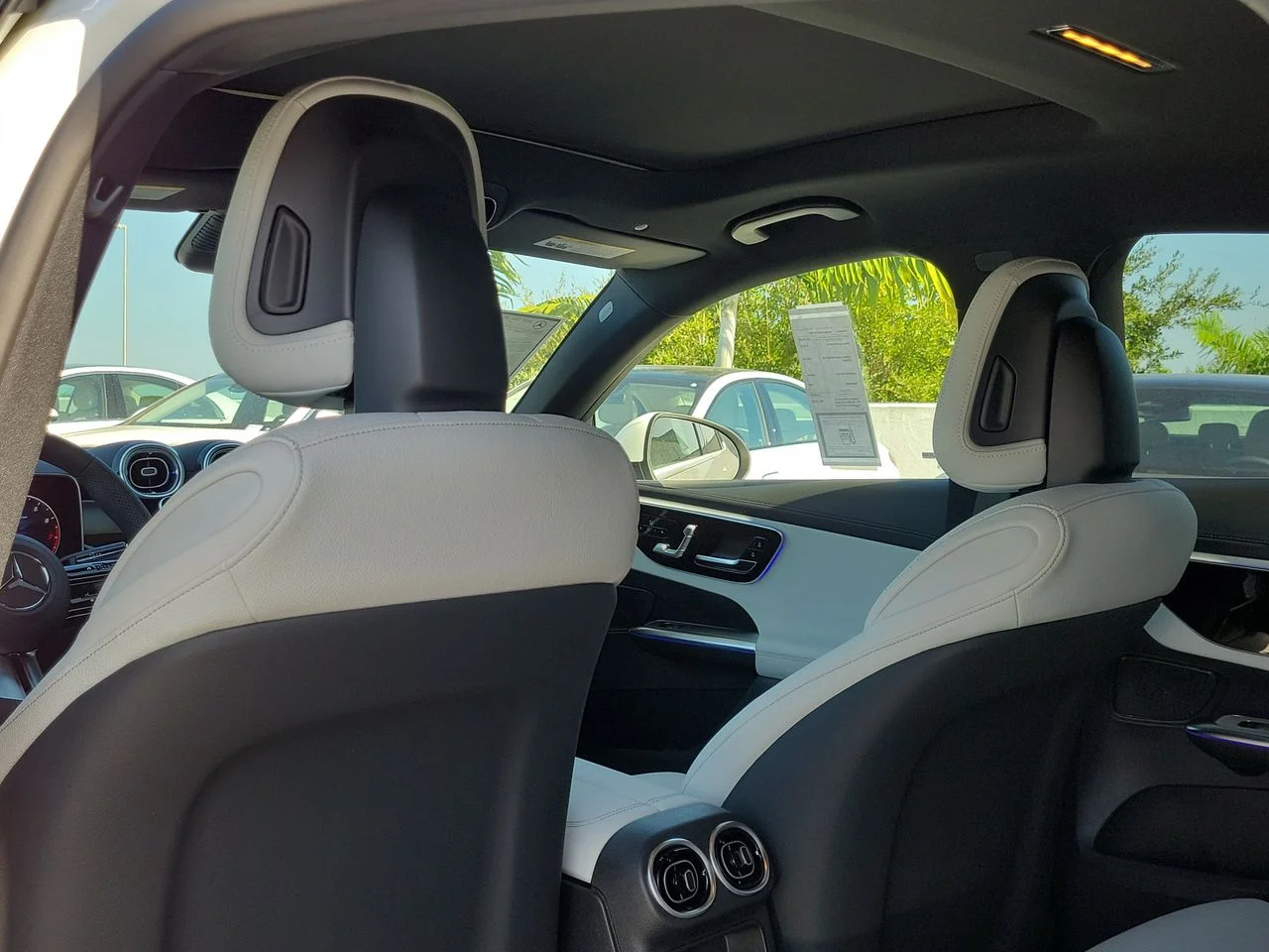 New 2027 Polar White Mercedes-Benz GLC 300 image 13