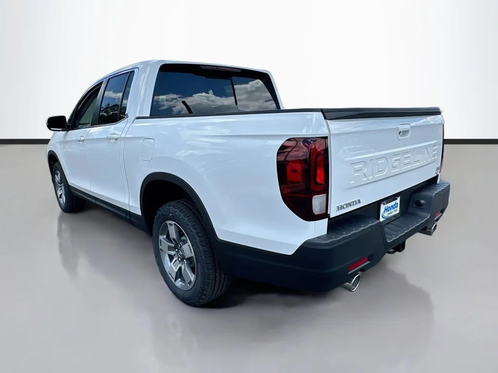 New 2026 Platinum White Pearl Honda RTL image 5