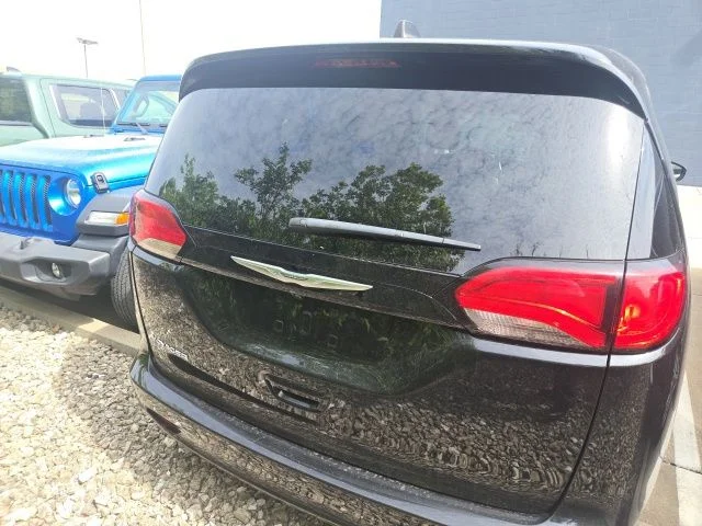 Used 2023 Black Chrysler LX image 5