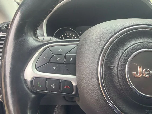 Used 2020 Gray Jeep Limited image 28