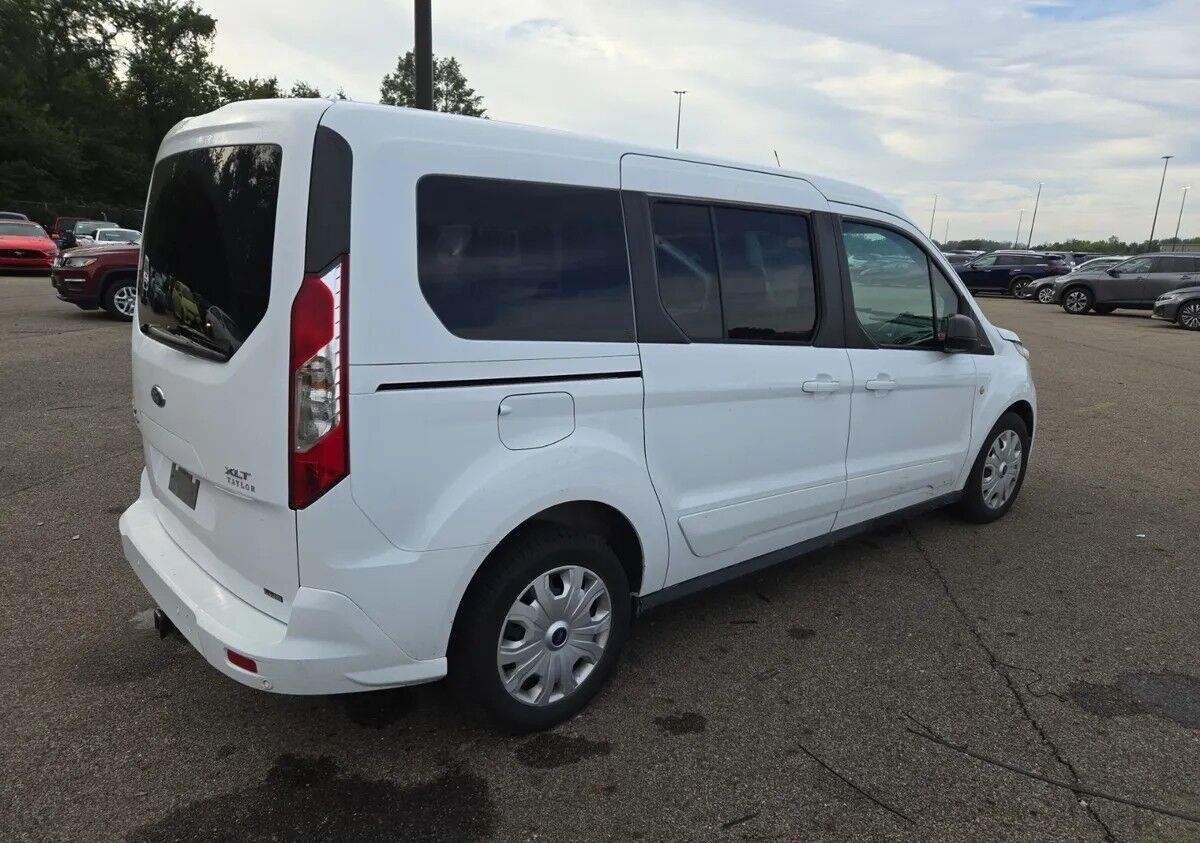 Used 2019 Frozen White Ford XLT image 3