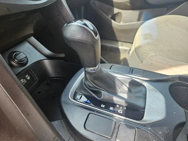 Used 2018 Blue Hyundai 2.4L image 23