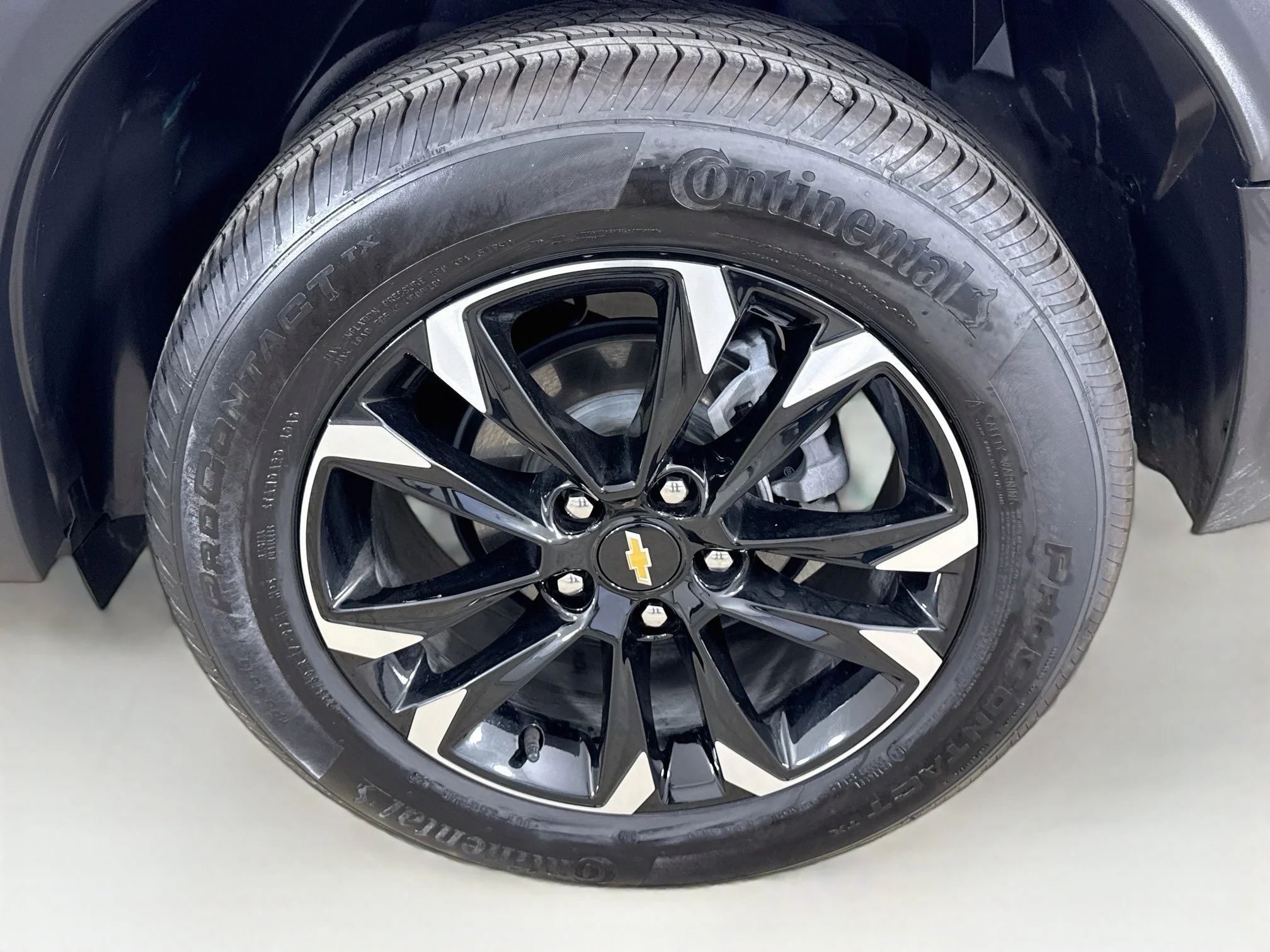 Used 2023 Summit White Chevrolet LT image 31