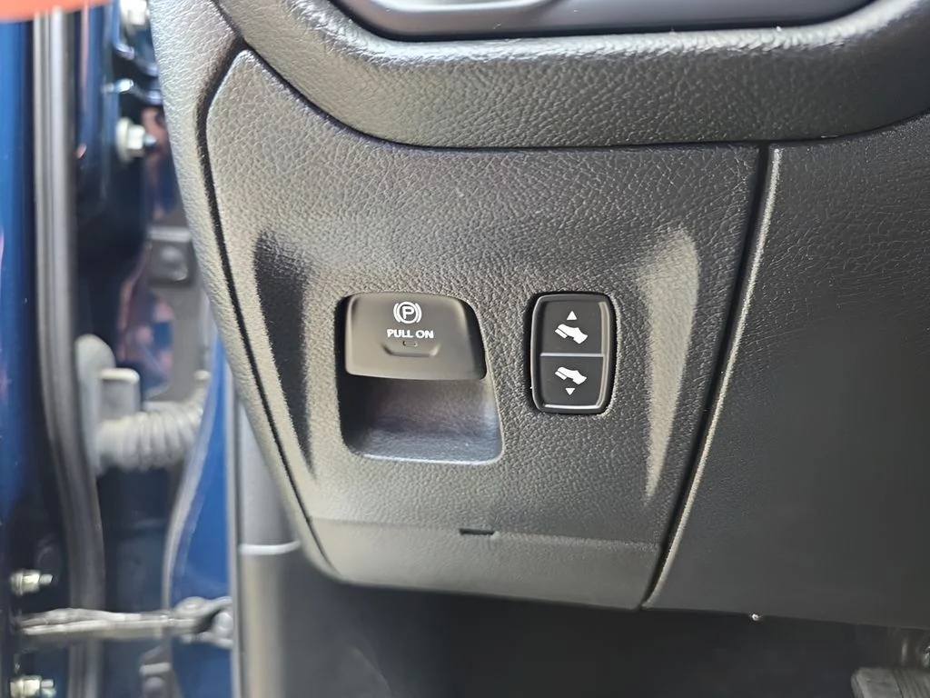 Used 2023 Blue Ram Laramie image 31