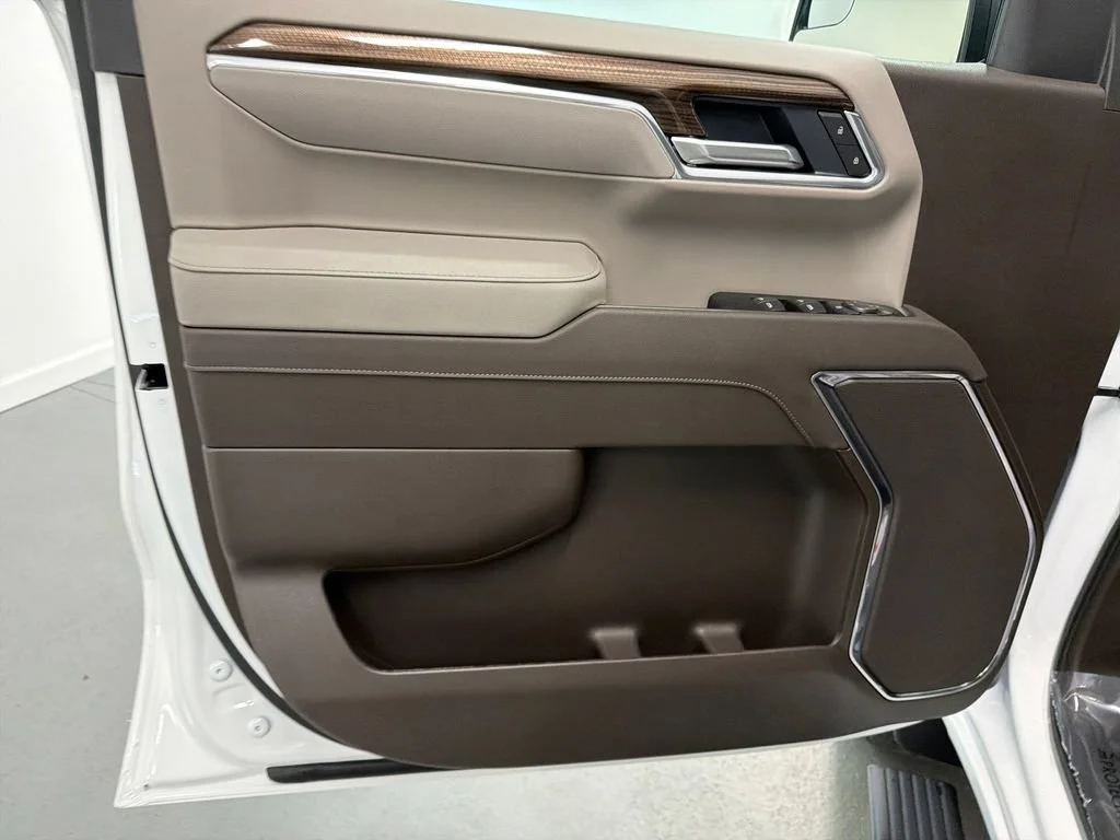New 2026 Summit White Chevrolet LT Trail Boss image 11