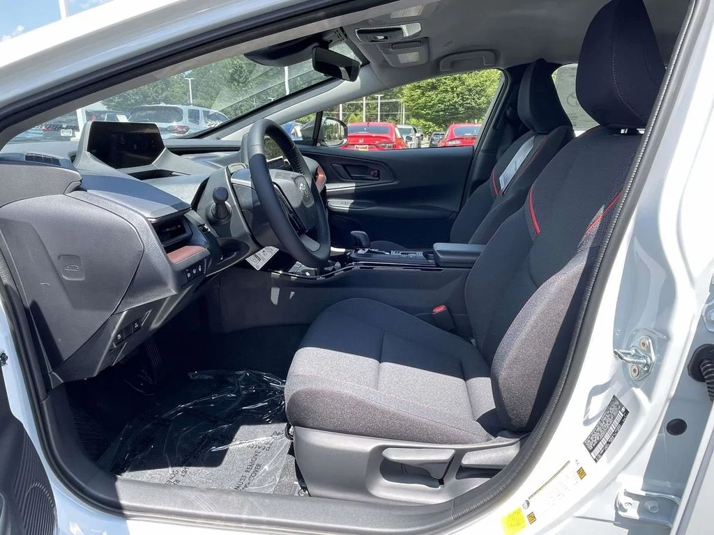 New 2026 Wind Chill Pearl Toyota SE image 21